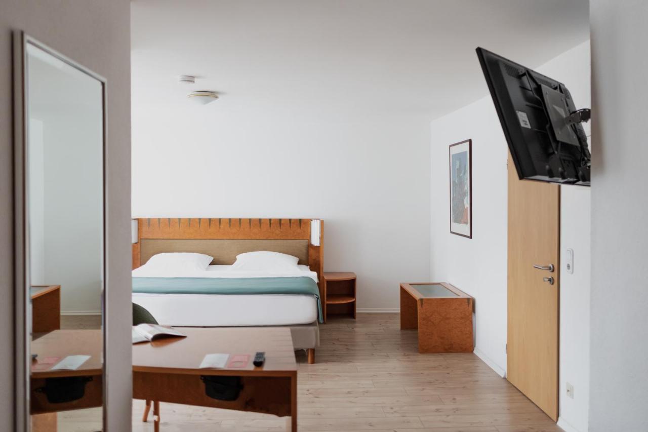 Hotel Cristallo ลันด์สฮูท ภายนอก รูปภาพ