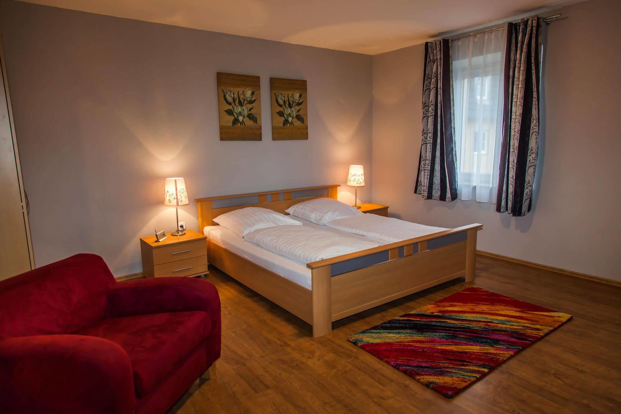 Hotel Cristallo ลันด์สฮูท ภายนอก รูปภาพ